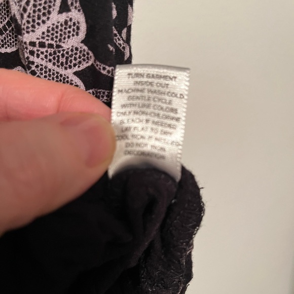 Black and White Floral Women's Top - Picture 4 of 7